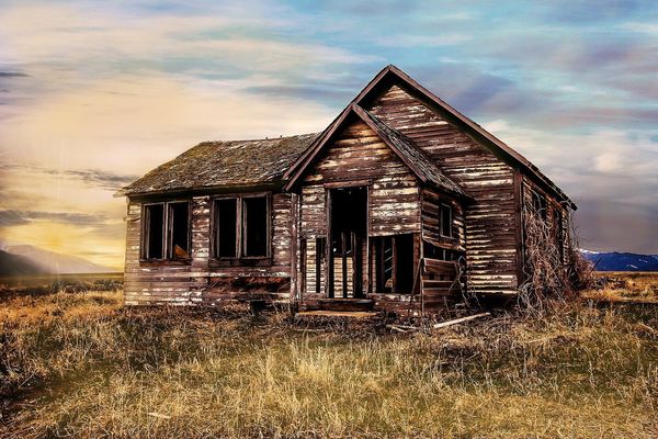 Abandoned farmhouse.jpg